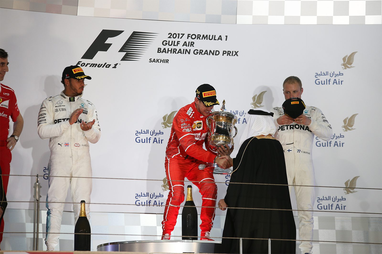 Max Verstappen heeft pech in Bahrain